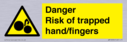 danger-risk-of-trapped-handfingers~